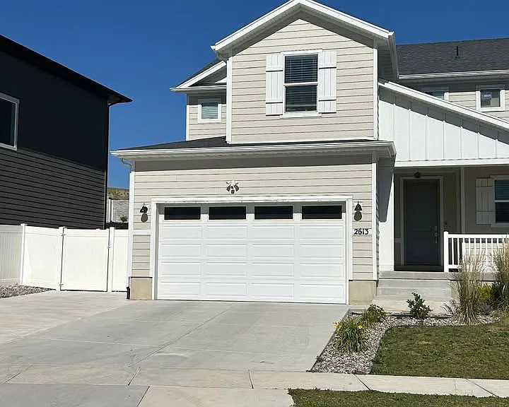 2613 N Snowberry Dr — Photo 1