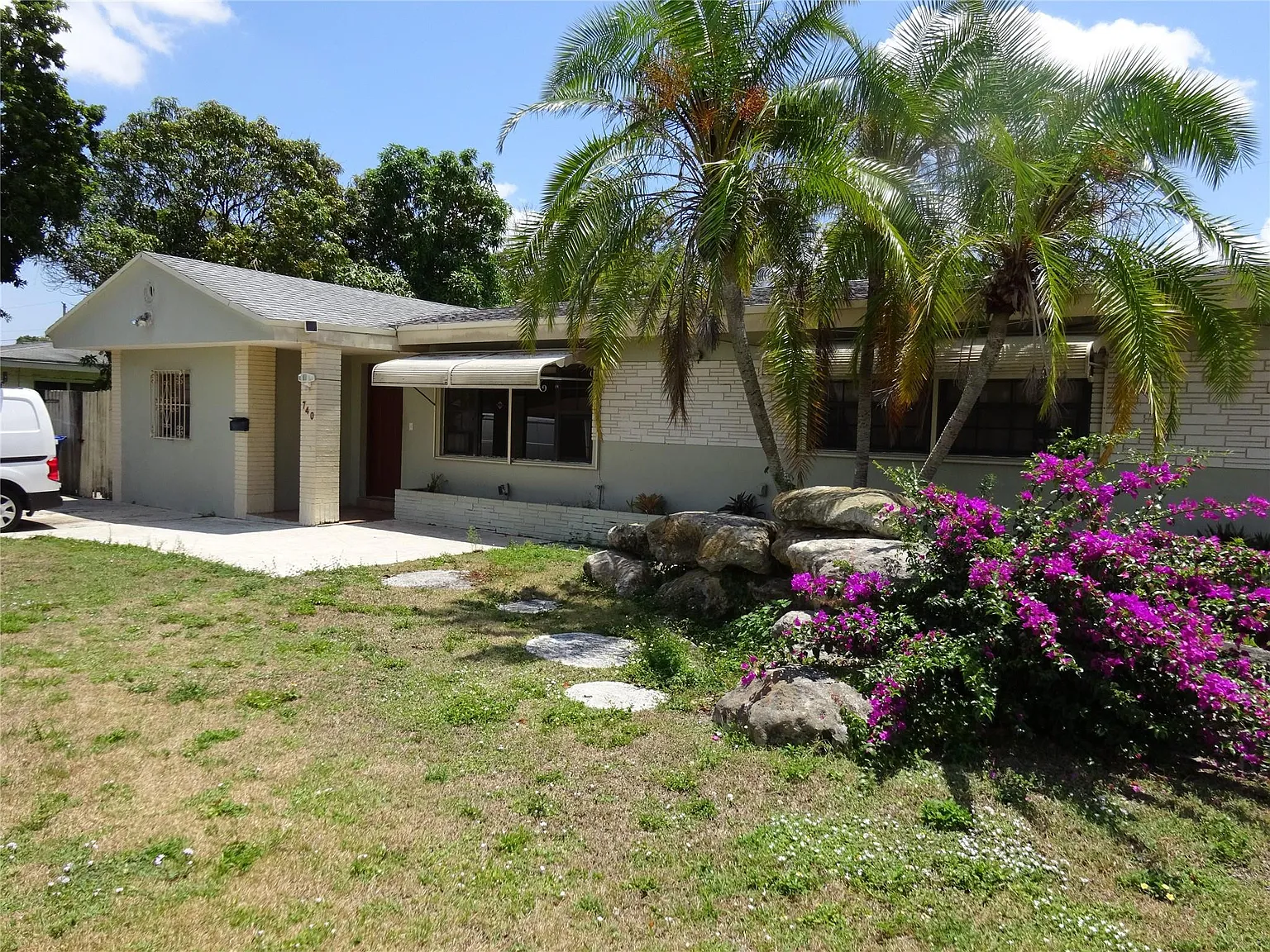 4 bed, 2.0 bath, 1936 sqft, $3,800 — Photo 1