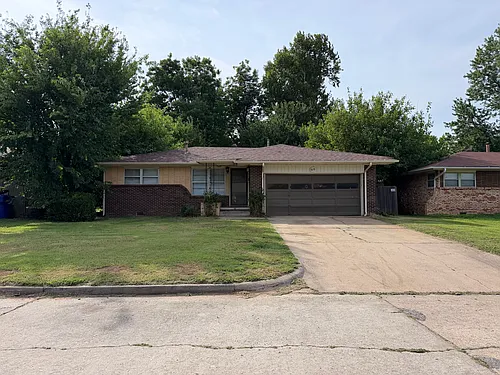 829 E Towry Dr Photo 1 829 E Towry Dr Photo 1