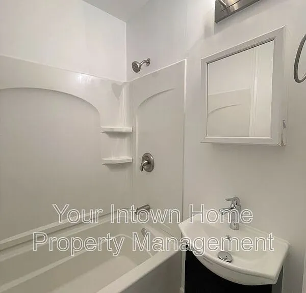 1215 Euclid Ave NE #7 — Photo 16