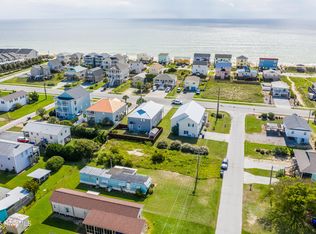 7008 7th St, Surf City, NC 28445