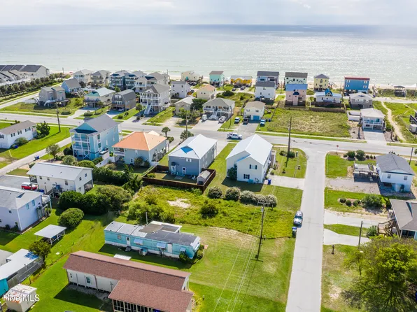 7008 7th Street, Surf City, NC 28445