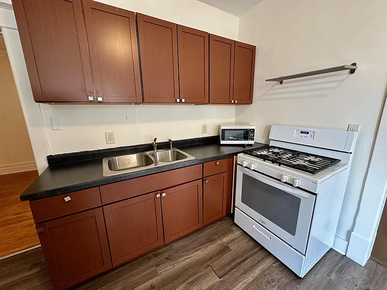 227 Humboldt Ave N #1 — Photo 11