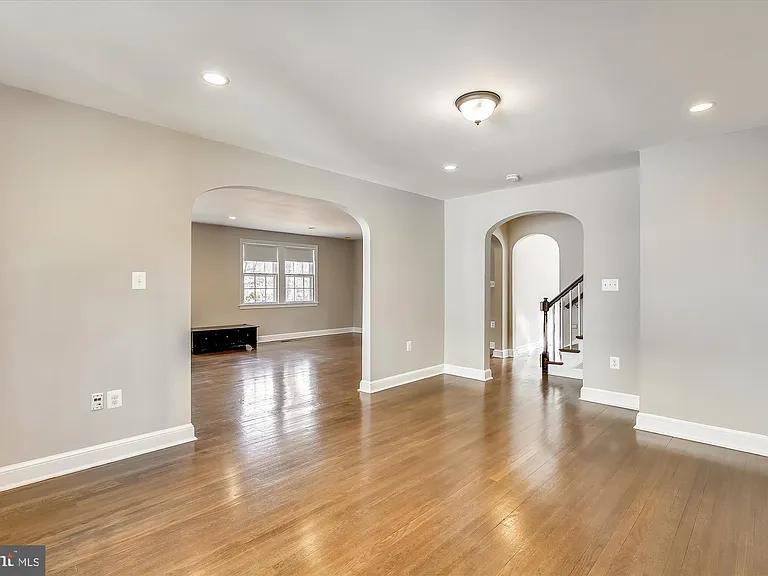 10202 Frederick Ave — Photo 8