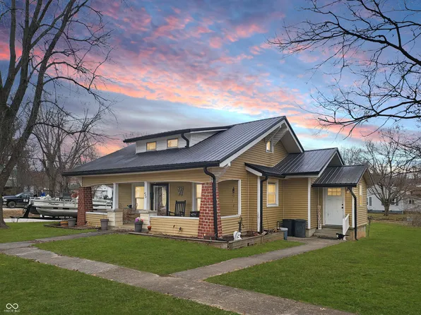 400 SE 2nd St, Paoli, IN 47454