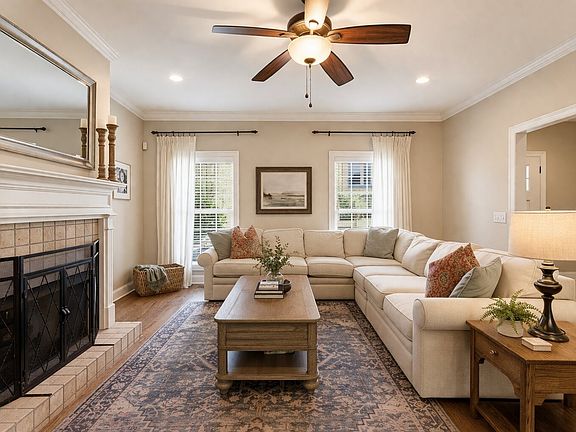 3rd image of 405 Patina Cir