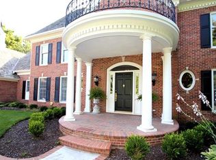 11708 Manor Rd, Leawood, KS 66211
