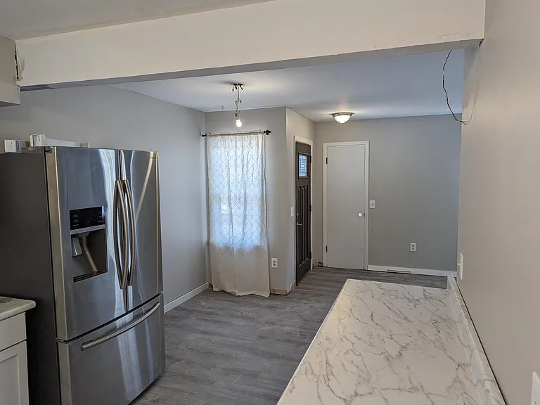 2611 Browning Ave — Photo 10