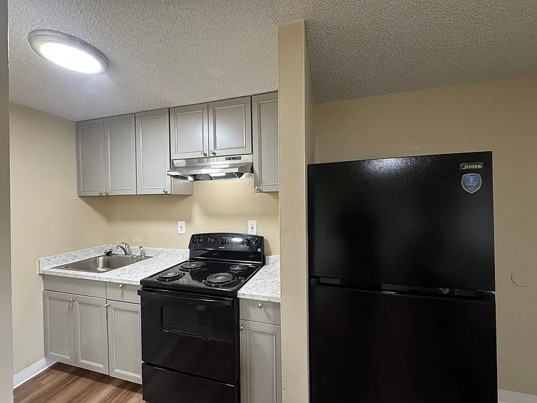 John Mark Apartments — Photo 3