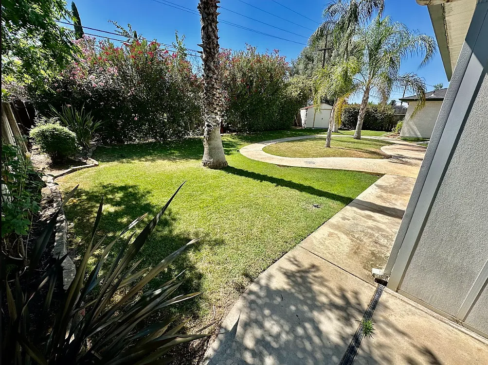 3 bed, 1276 sqft, $2,200 — Photo 4