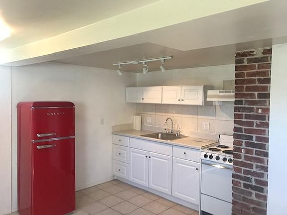 Small & efficient kitchen area