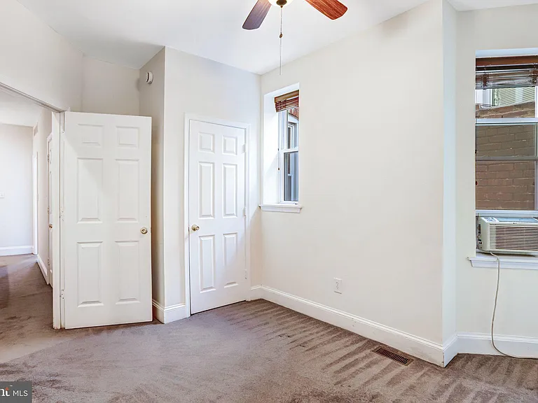 12 Rhode Island Ave NW — Photo 37
