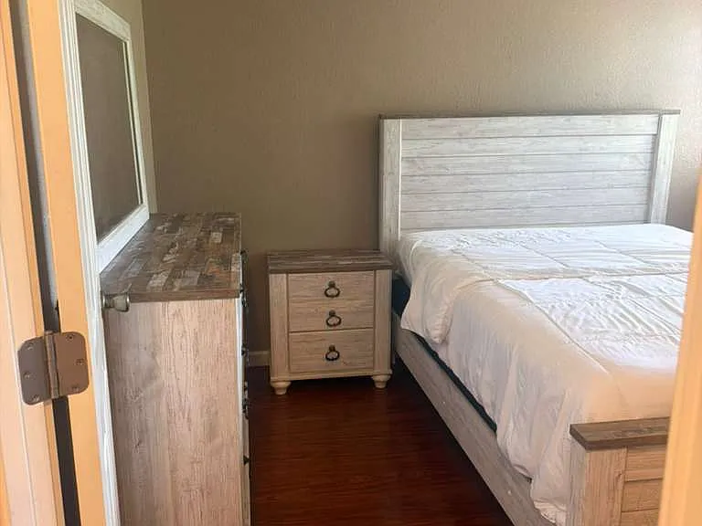 Woodstock Cir — Photo 3