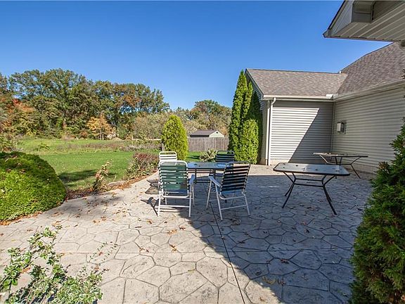 3rd image of 40092 Hope Ct