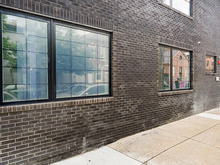 1772 N Front St #3 — Photo 37
