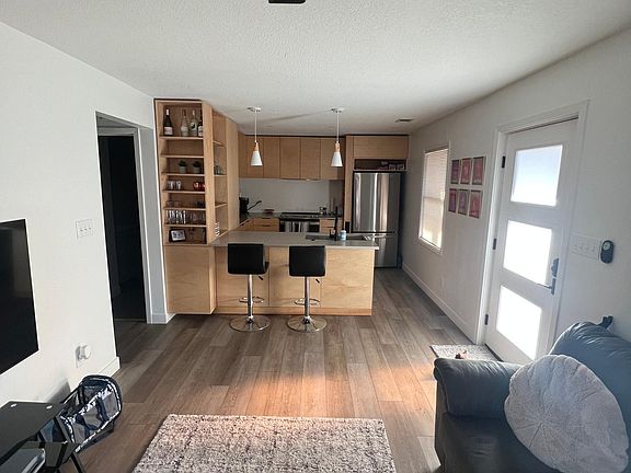 4th image of 519 N Manhattan Ave #11