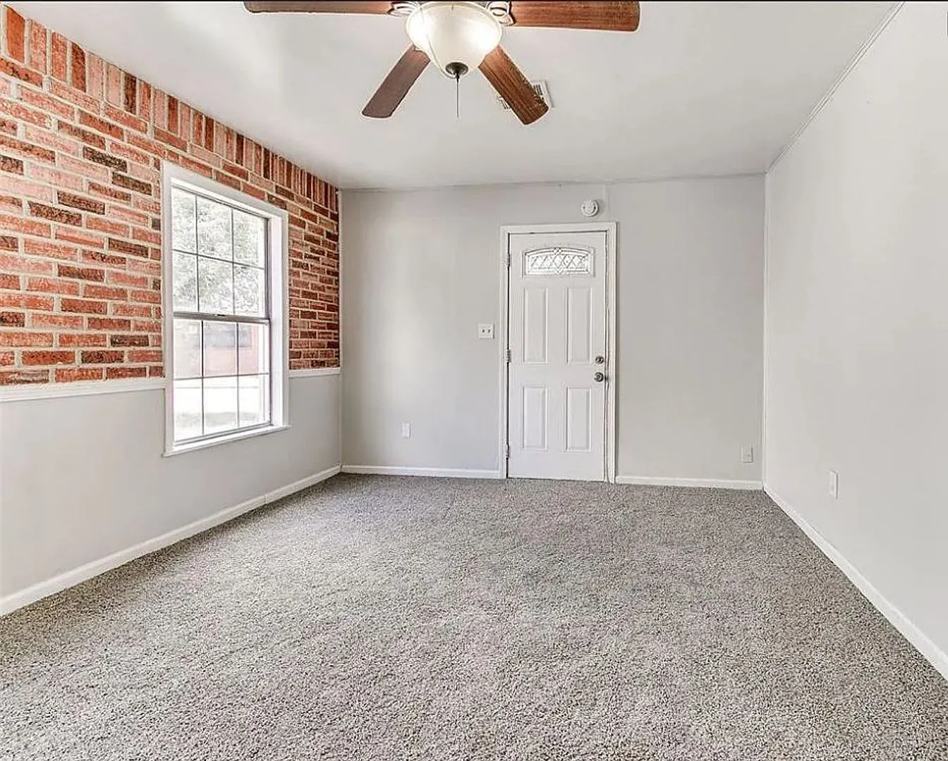 Charming & Refreshed 4 Bed / 1 Bath Home in Midwest City $1,450/mo — Photo 3