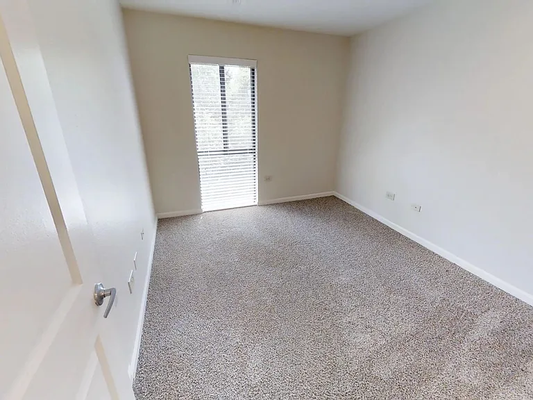 Somerset Apartments — Photo 5