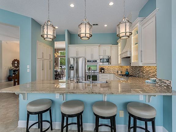 5th image of 376 S Mill View Way