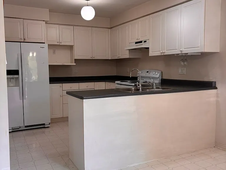 601 Grenfell Dr #79 — Photo 5