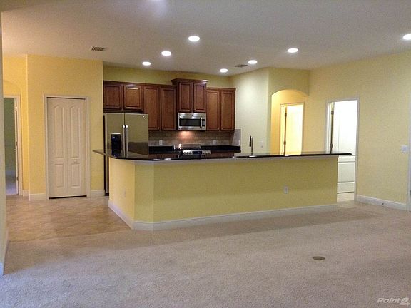 3rd image of 8005 Hampton Lake Dr