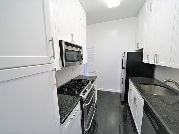 4th image of 444 E 82nd St APT 18C