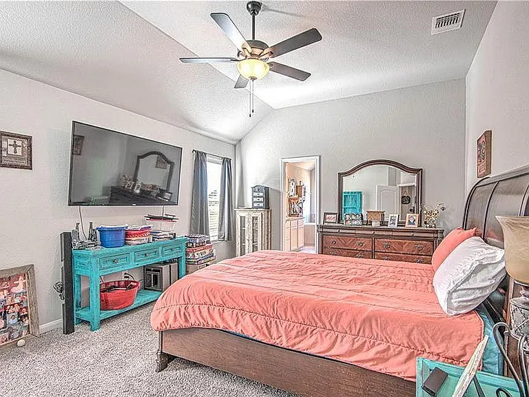 802 Fallbrook Dr — Photo 10