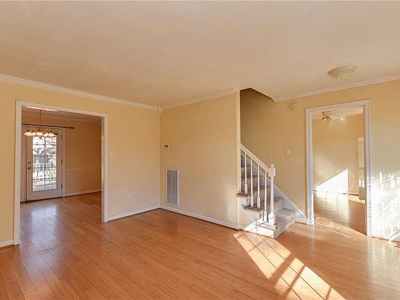 5th image of 216 Millwood Ave