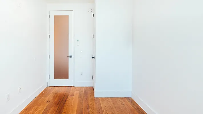 Rented by Nooklyn NYC LLC | media 31