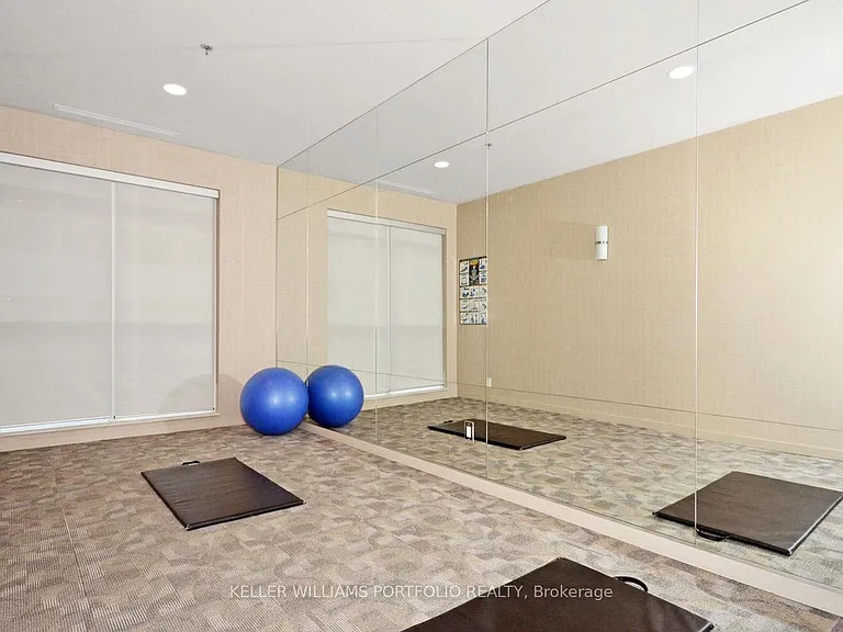 70 Town Centre Ct #806 — Photo 37