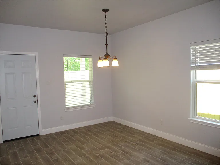 1903 Morgan St — Photo 15