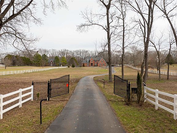 2nd image of 2470 Reid Hooker Rd