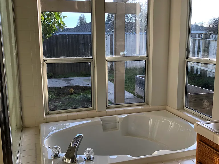 1600 Messina Dr — Photo 10
