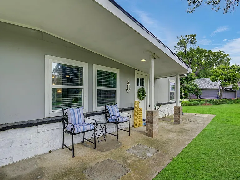 541 Circle Dr — Photo 5