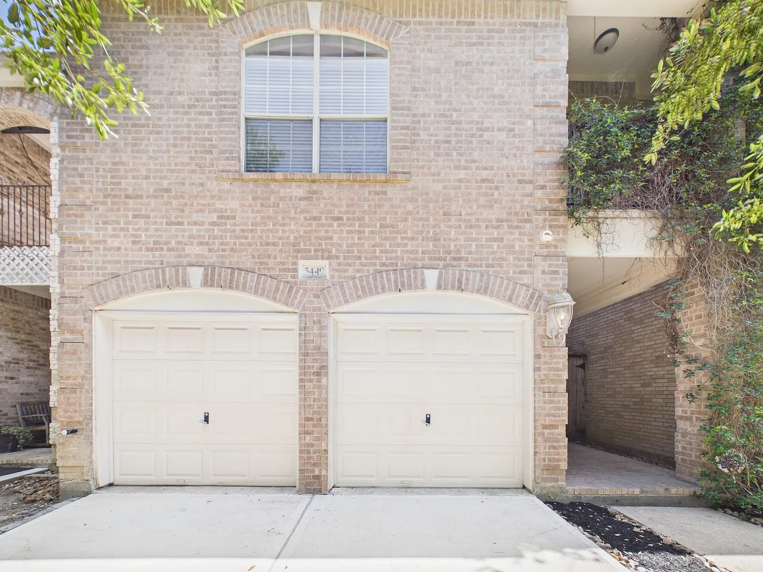 4 bed, 4.0 bath, 3518 sqft, $4,500 — Photo 3