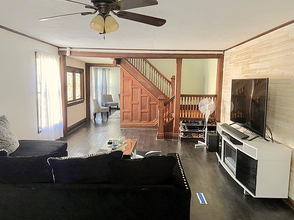 4th image of 172 Altruria St