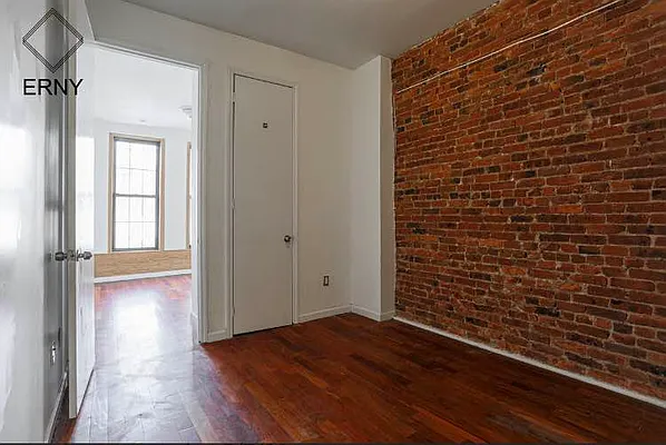 Rented by ERNY LLC | media 30