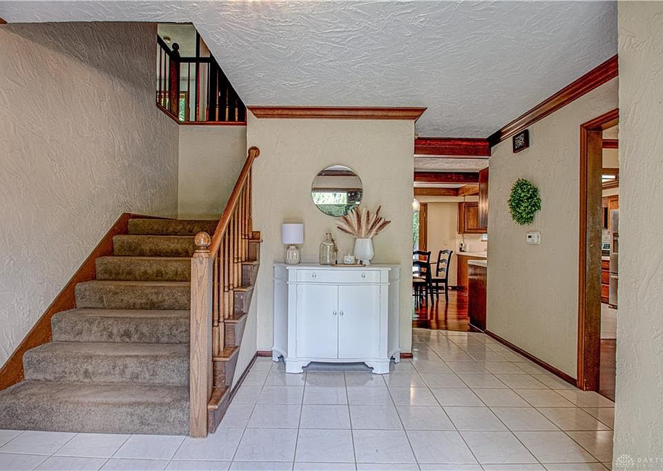 2648 Wood Bluff Ln, Centerville, OH 45458 | Zillow