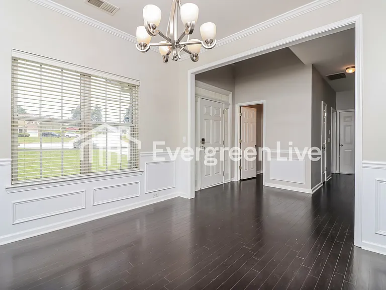209 Devynwood Ct — Photo 4