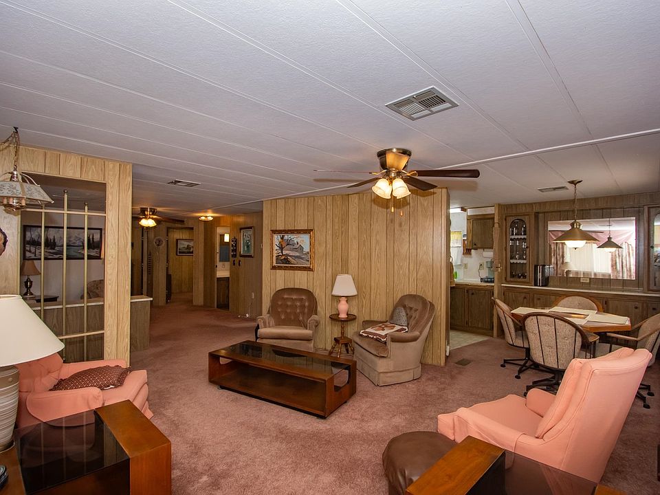 1st image of 686 W Rainbow Ln