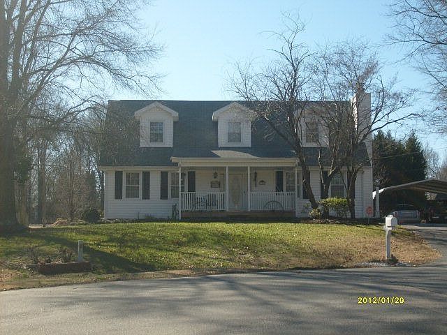 1st image of 404 Wedgewood Ct