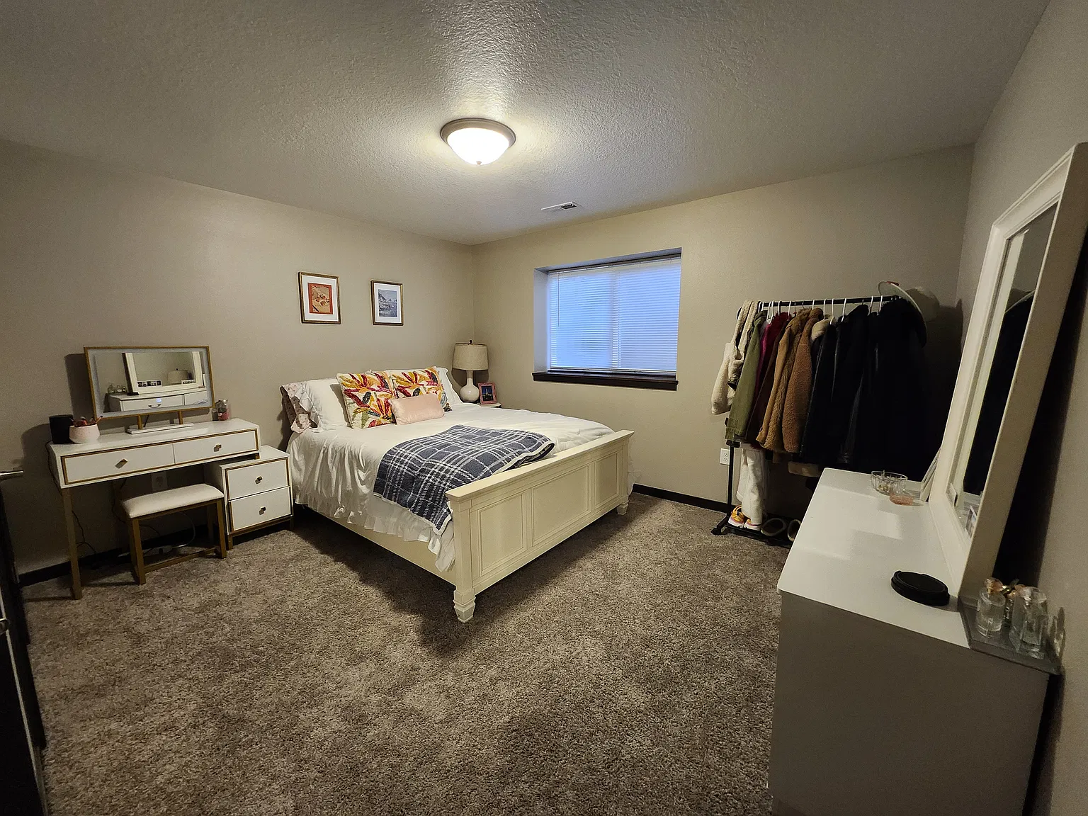 3 bed, 2.5 bath, 2250 sqft, $1,950 — Photo 3