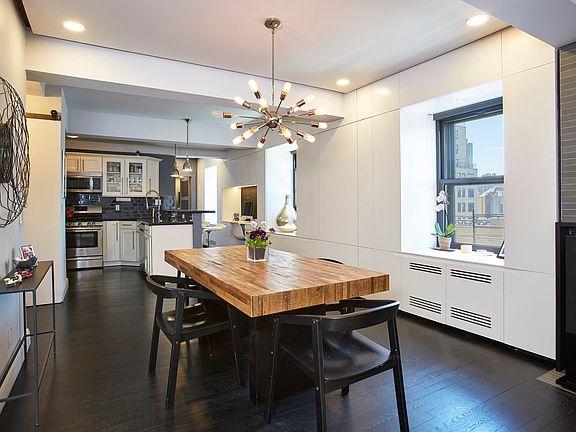 3rd image of 315 W 23rd St APT 6C