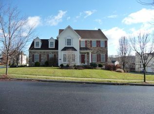 2113 Overlook Cir, Easton, PA 18045