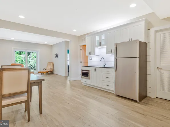 9726 Knowledge Dr, Laurel, MD 20723