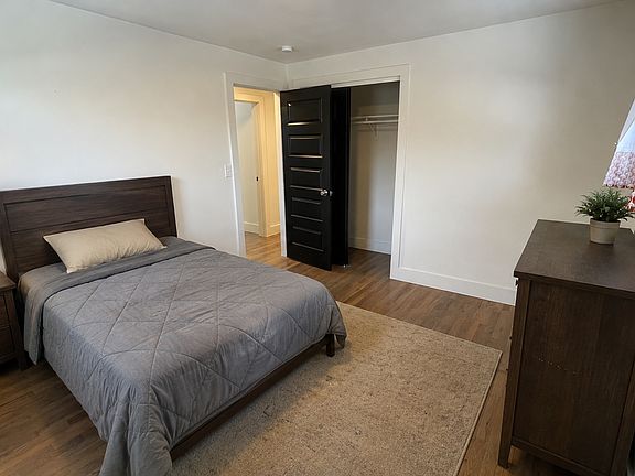 5th image of 2740 W Elizabeth St