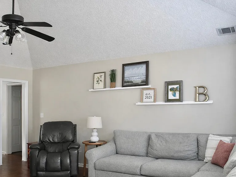 413 Gravel Way — Photo 4