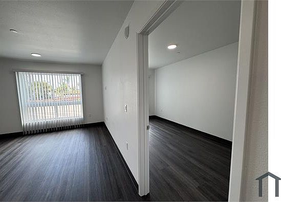 2nd image of 3501 Vista Ln