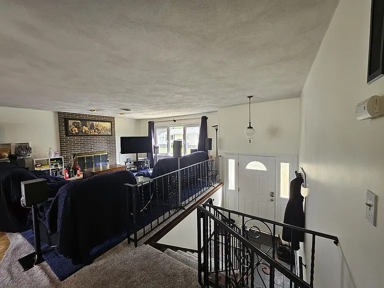 100 Michael Dr — Photo 5