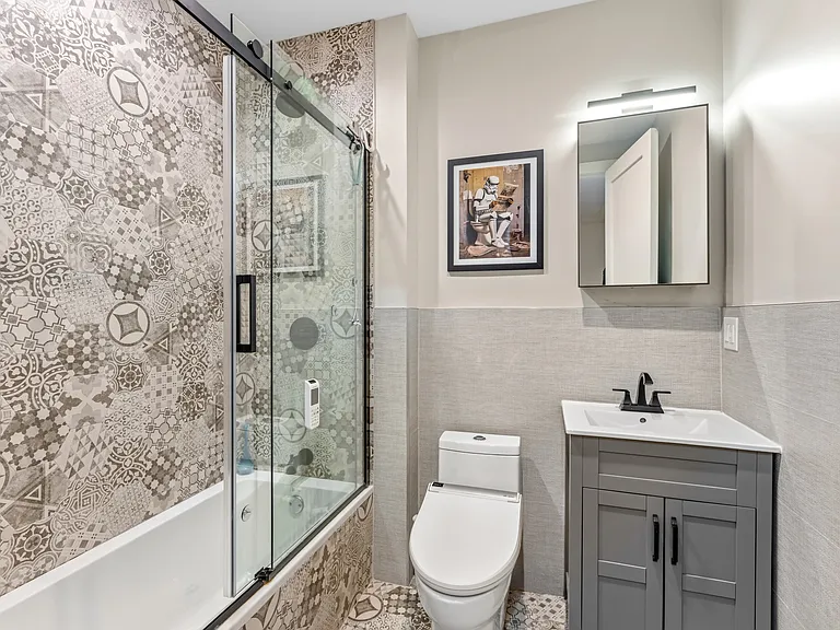 586 Quincy St #1B — Photo 15